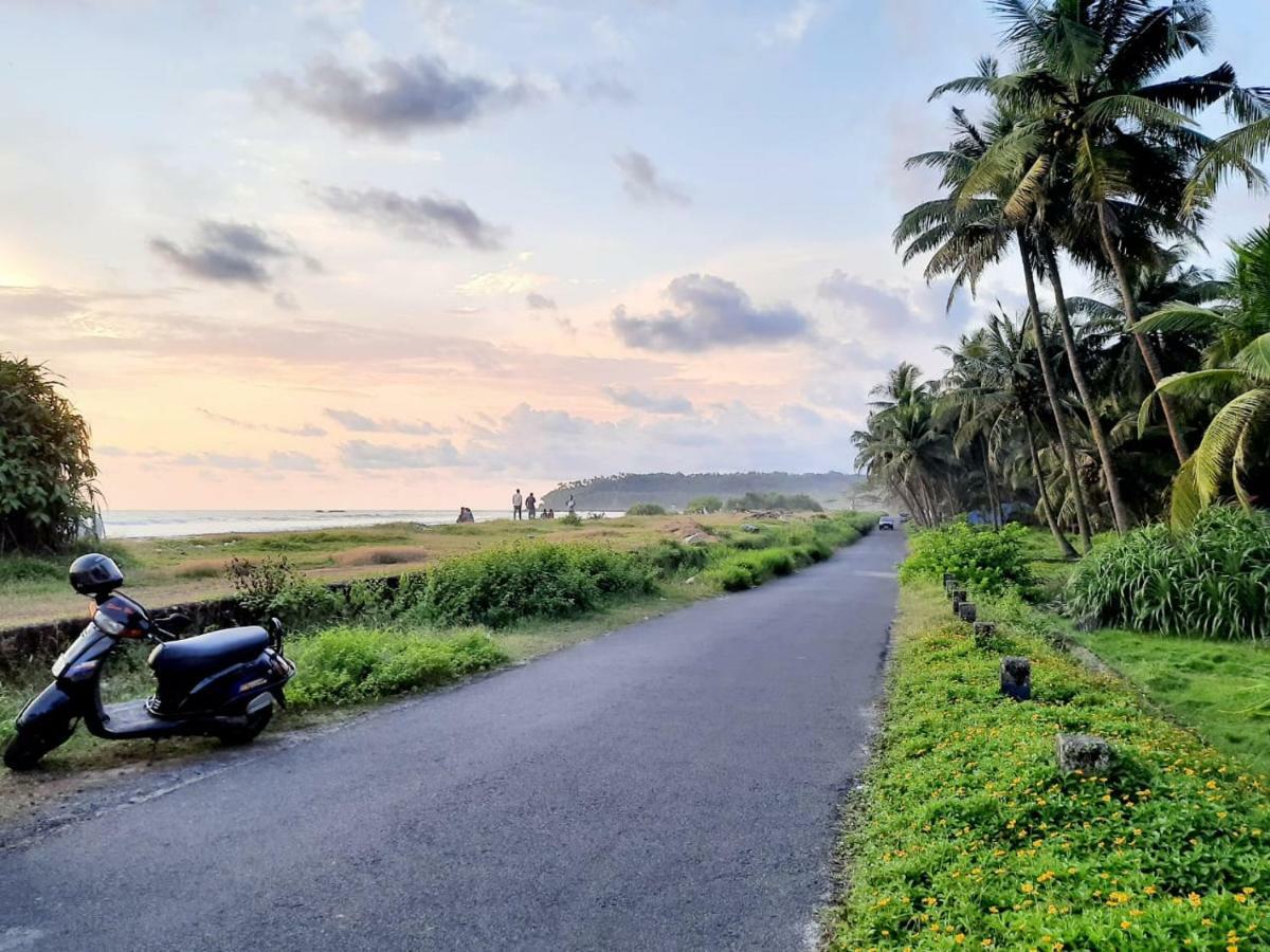 Corniche Beach Resort Mulappilangād Eksteriør bilde