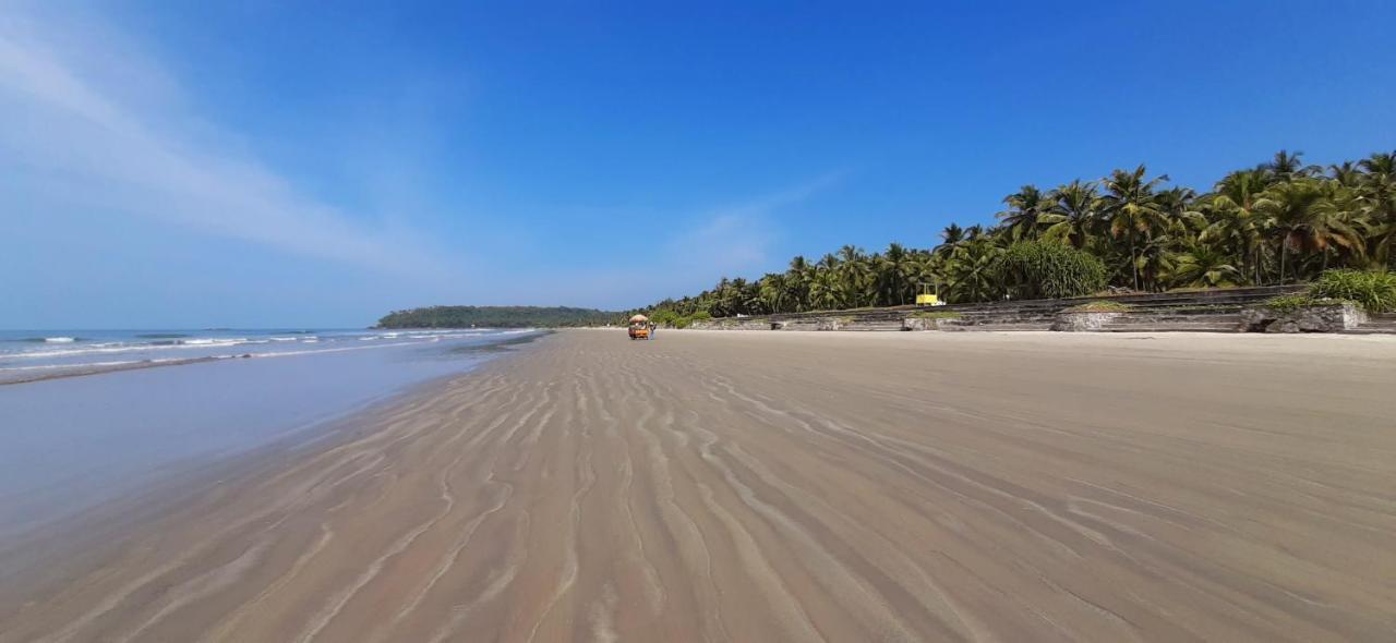 Corniche Beach Resort Mulappilangād Eksteriør bilde